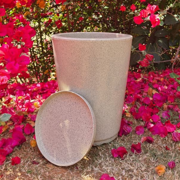 Vaso para planta cone liso em polietileno com Prato