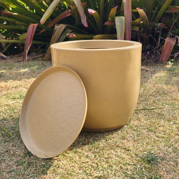 Vaso de Polietileno Decorativo Cone Redondo com Prato