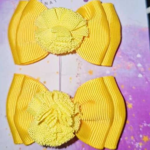 Laço pompom pra menina infantil, ideal pra penteados, laços lindos.