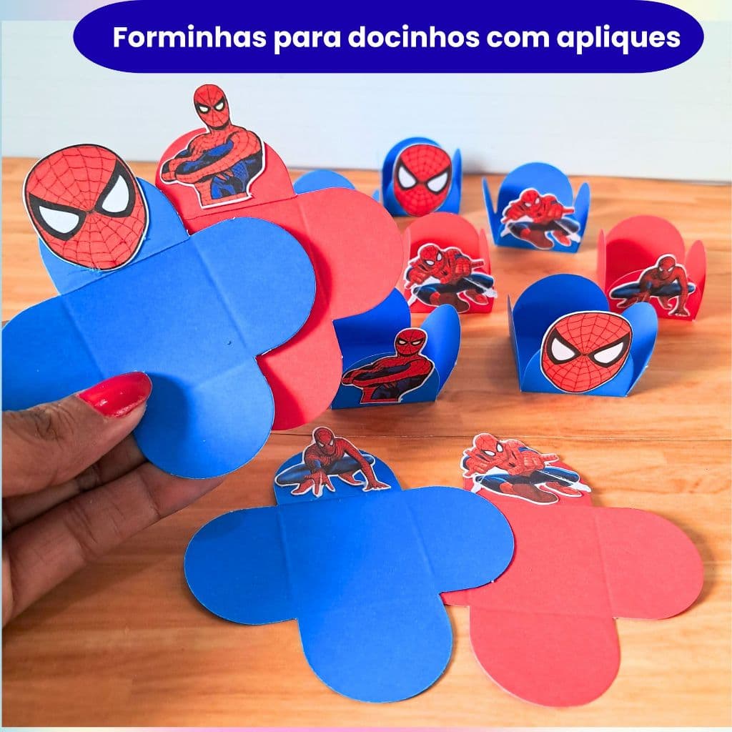 50 / 75/ 100 Forminhas 4 pétalas para doces personalizadas com apliques HOMEM ARANHA