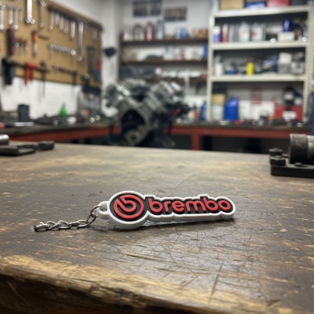 Chaveiro Logo Brembo Carros Moto Geek Colecionável Detalhado Decorativo Colorido Com Argola
