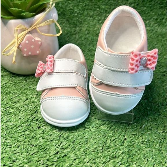 Tênis de Bebê Com Fecho Rosa Lacinho - Sapatinho para Recém Nascido Menina Laço