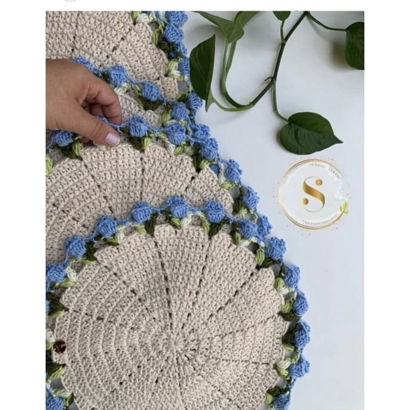 Sousplat de croche para chá 30cm/ tulipas/ KIT 2 UNID/ jogo americano