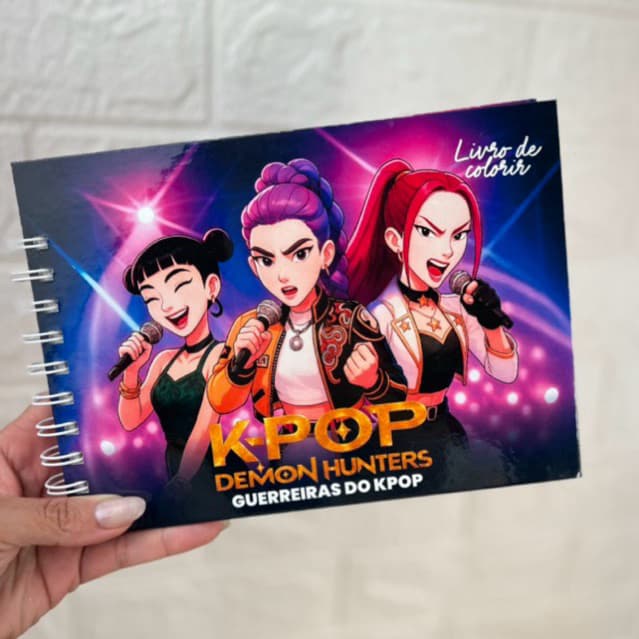 Livro de Colorir Guerreiras do K-Pop Capa Dura Personalizada com Nome 50 Desenhos Envio Imediato
