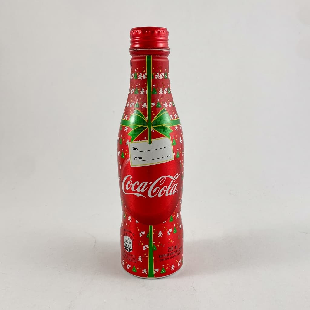 Garrafa de Coca-Cola de alumínio decorada com motivos natalinos
