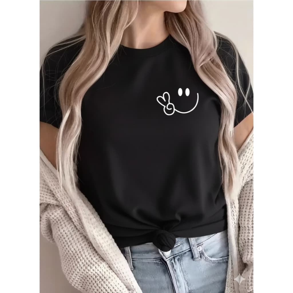Camiseta Algodão Adulto Infantil Plus Size Sorisso Peito Emoji Feliz Coracão Paz Streetwear Premium