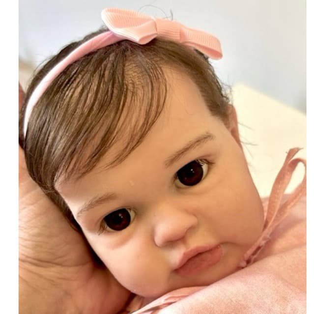 Bebê reborn Ellie Menina Silicone Sólido 45 cm