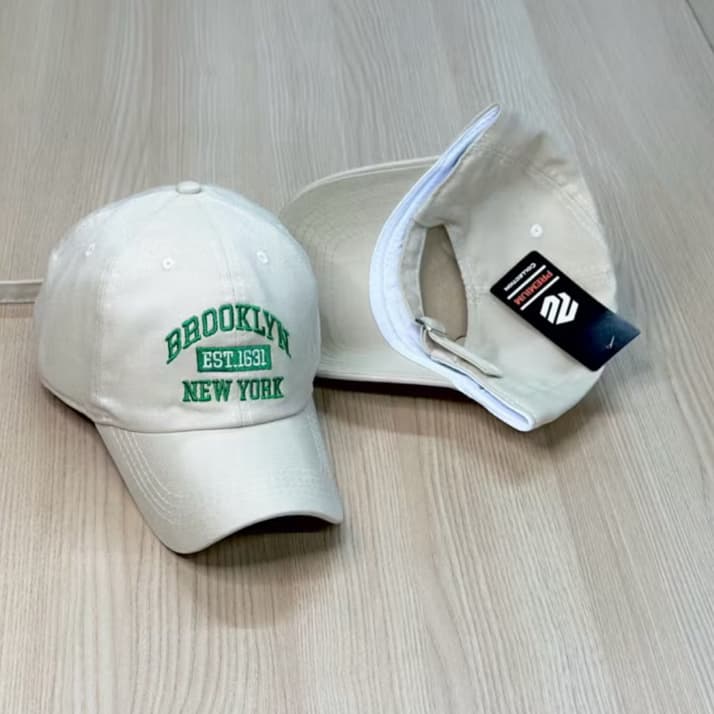 Boné Brooklyn Retrô Bordado Unissex Beisebol, Algodão, Aba Curva, Ajustável e Estiloso