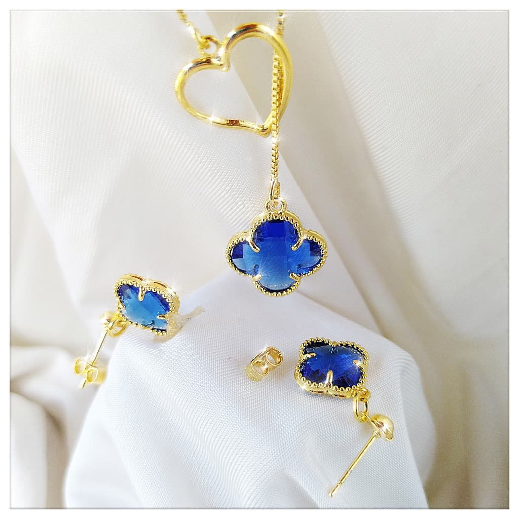 Conjunto Colar Gravatinha + Brincos Trevo Cristal 💎 Semi Joia Feminina Elegante | Presente Perfeito