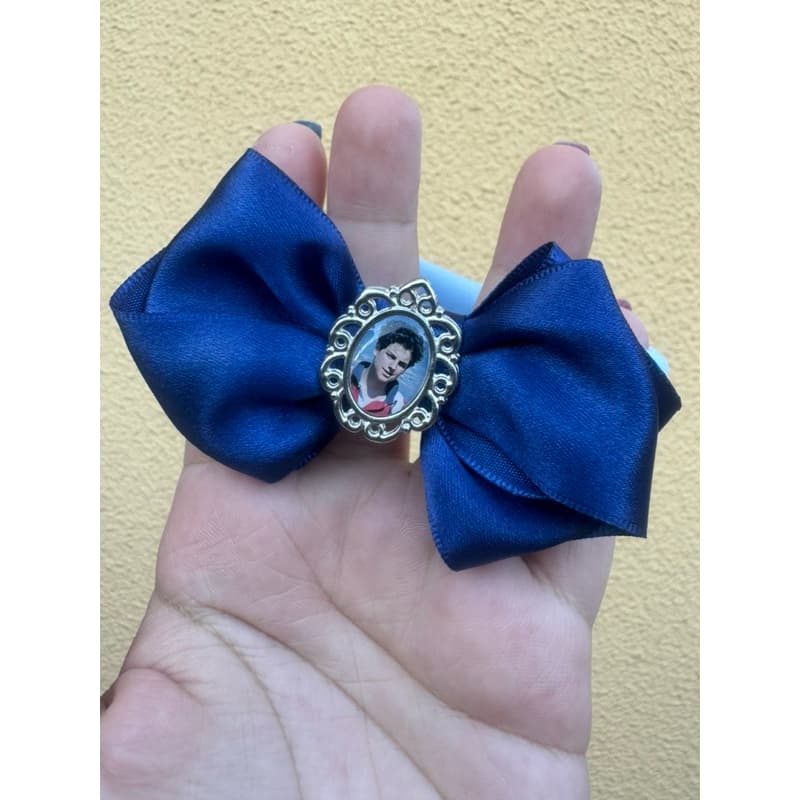 Faixinha de Bebê Laço Azul com Medalhinha de Carlo Acutis