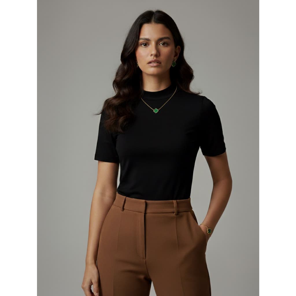 Blusa Feminina Versátil Elegante Gola Alta Manga Curta Sofisticada em Suplex