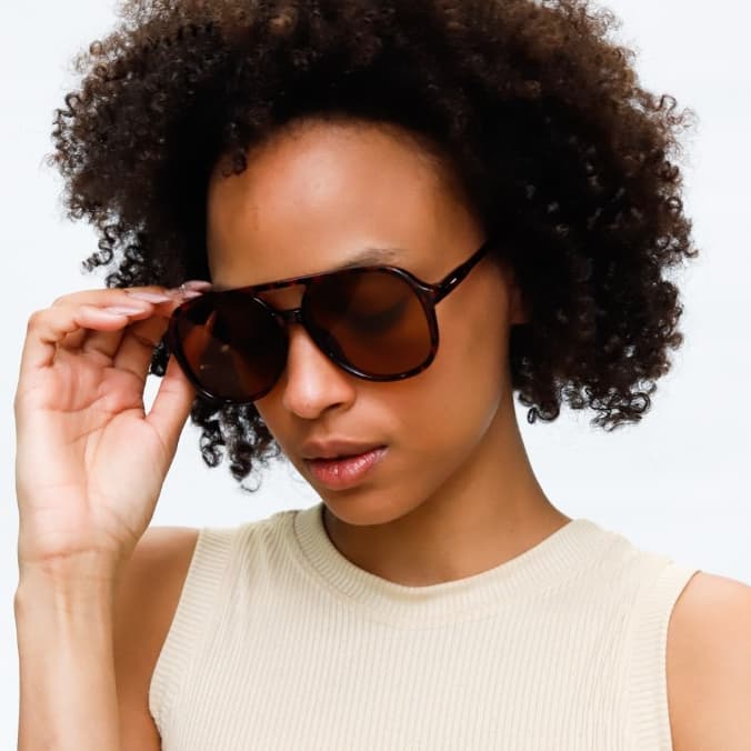 【Betsy】Óculos de Sol Unissex Tartaruga Lente Colorida Proteção UV Ponte Dupla Retrô – Sol de Outono