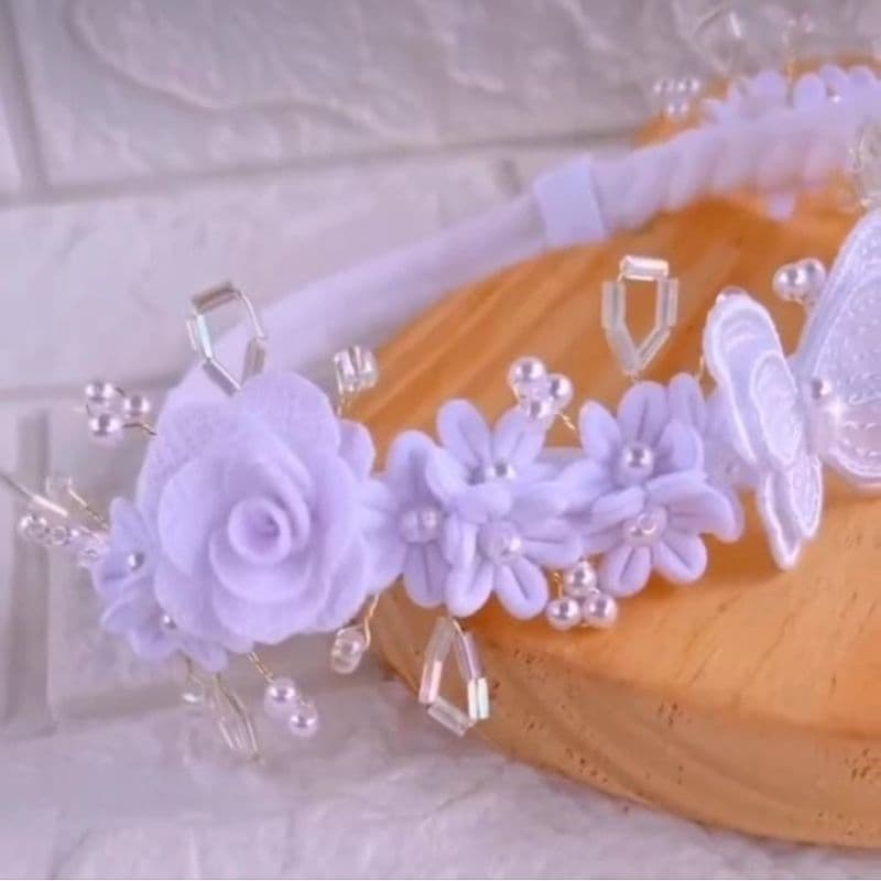 headband infantil/ tiara flor/ tiara bordada/ branco/ batizado/ daminha/ casamento/ laço batizado