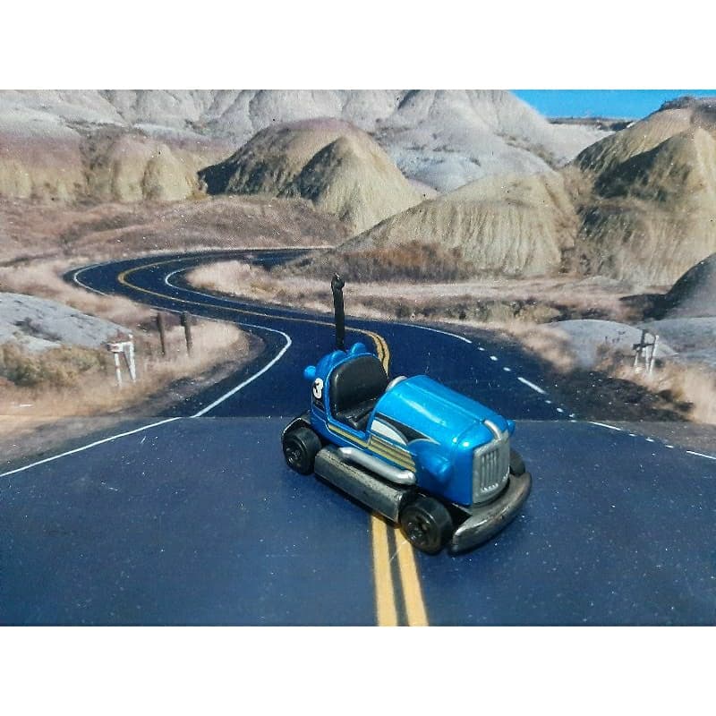 carrinho Hot wheels carrinho bate bate LEIA DESCRIÇÃO