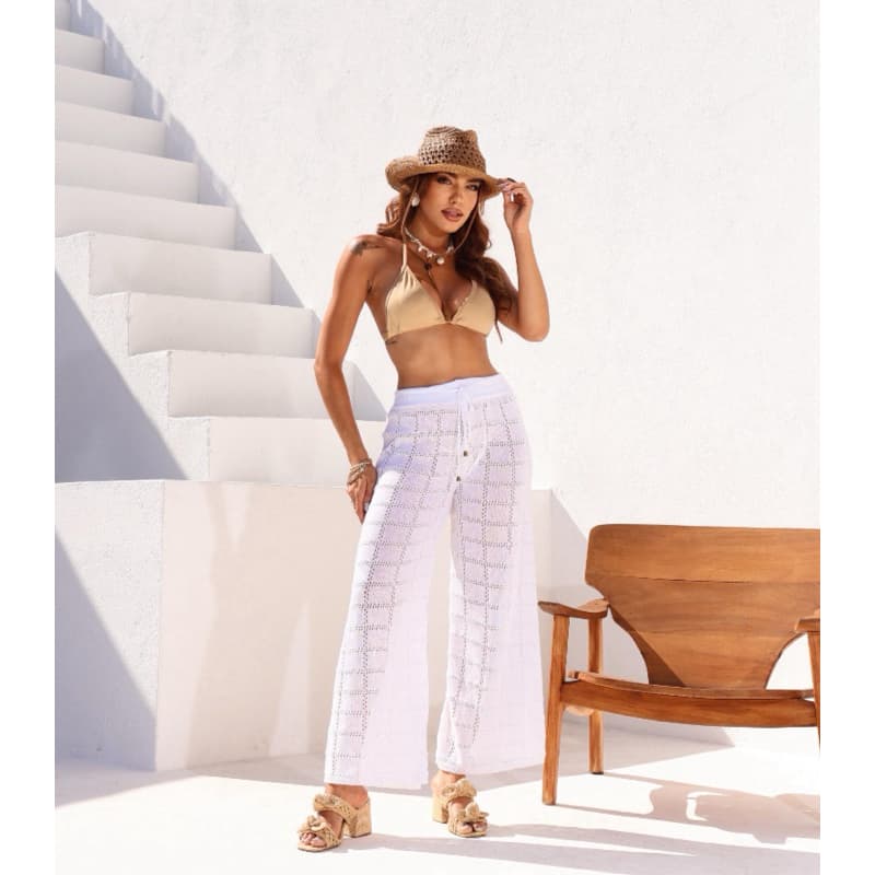 Calça de Tricô Feminina Saída de Praia Moda Praia Reta Recortes Vazados Moda Verão Praia Férias Tendência Elegante