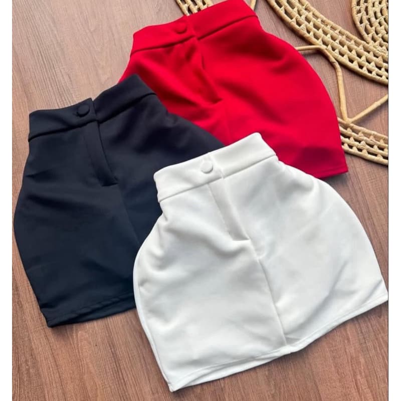 Short Saia Feminino de botão Tecido Neoprene Forrado Não Transparece  tendência verão