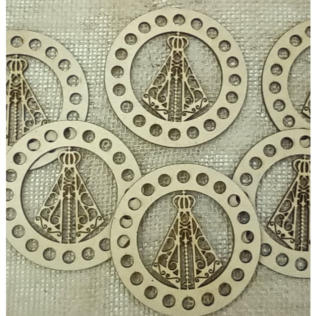 Base MDF Nossa Senhora Aparecida - Vazado Crochê/Fio de Malha - 10cm