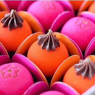 50 Forminhas 4 Pétalas Simples Para Doces Finos Brigadeiros Festas Aniversários Casamentos