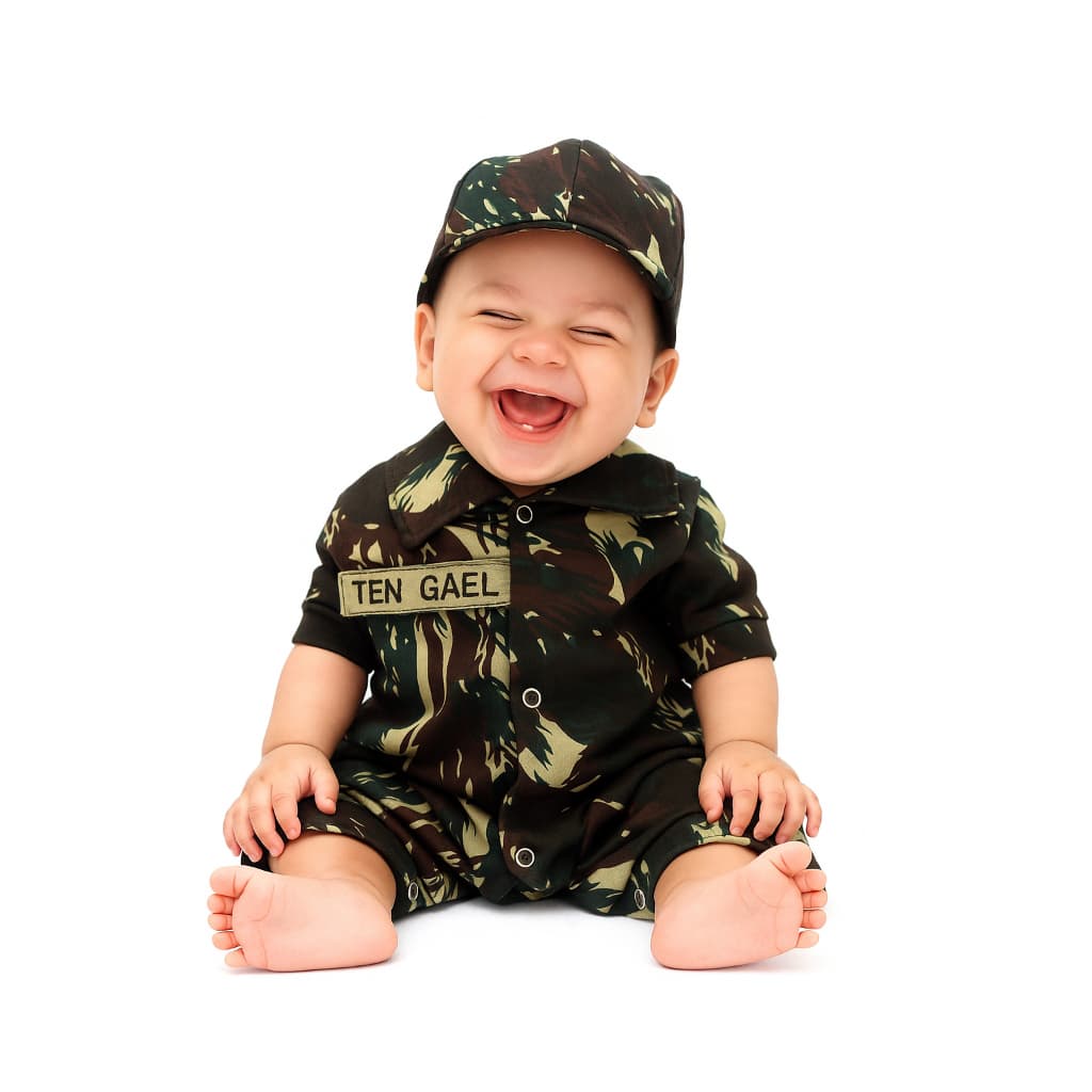 Macacão Curto Camuflado Personalizado com Boné