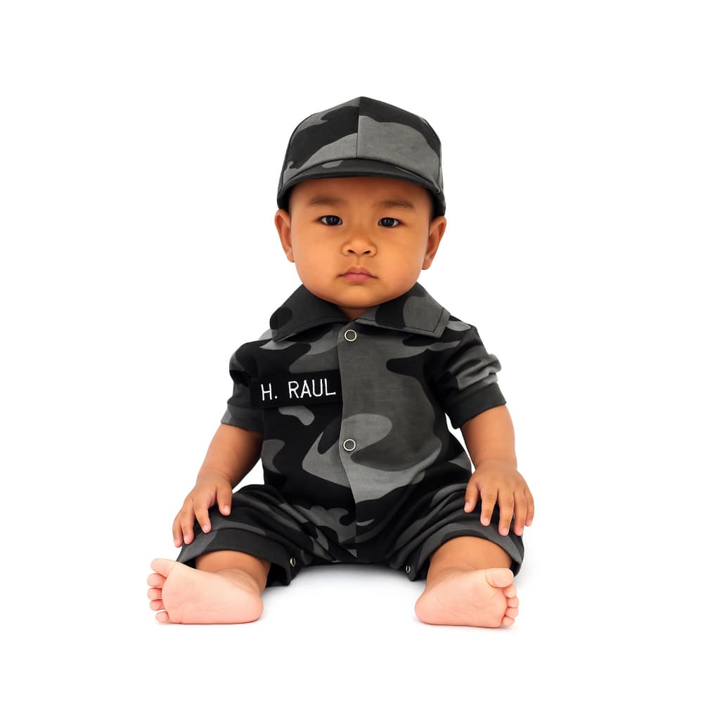 Roupa de Bebê Macacão Personalizado Camuflado com Boné