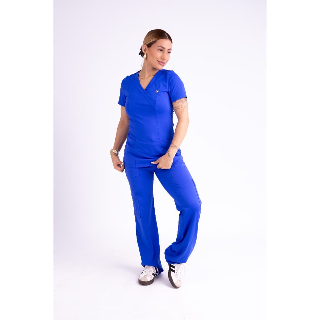Scrub Feminino, Pijama Cirúrgico Tecido Tecnológico Poliamida Uniforme para área da Saúde e Estética