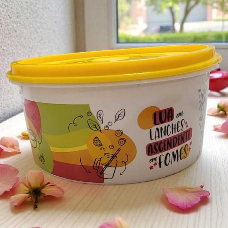 Pote Plastsu 1,1L Decorado Com frase Tampa Amarela multiuso estampado armazenamento de Alimento