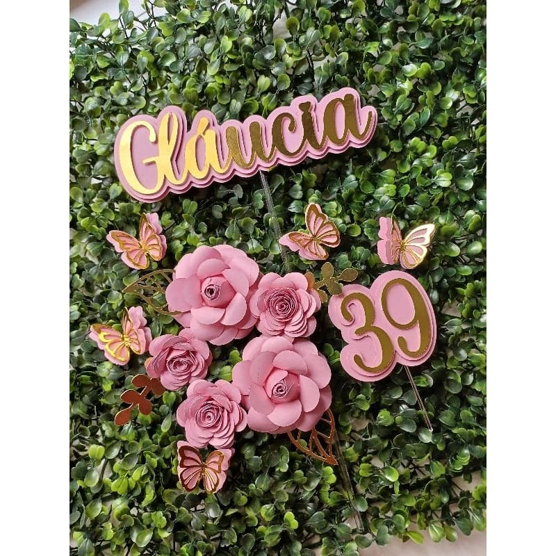 TOPO DE BOLO 3D PERSONALIZADDO COM NOME,IDADE, FLORES E BORBOLETAS
