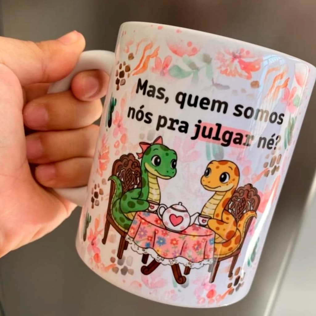 Caneca Quem somos nós Para Julgar - Galinhas -Cachorros - Vacas - Cobras