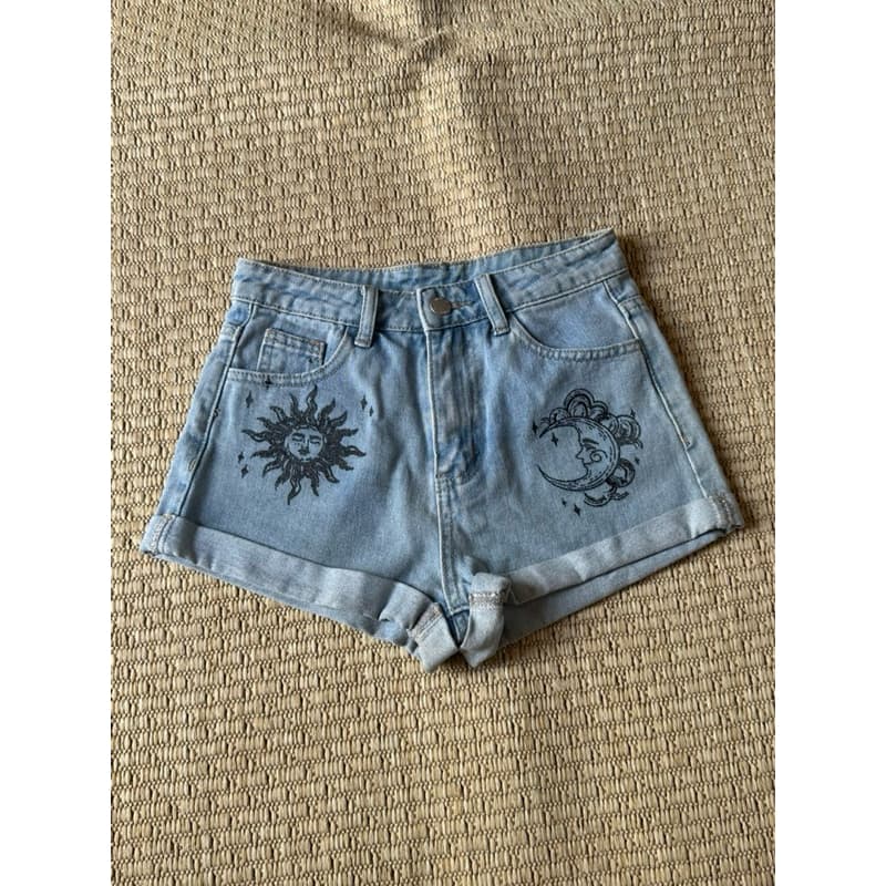 Short jeans sem lycra juvenil feminino estampa sol e lua