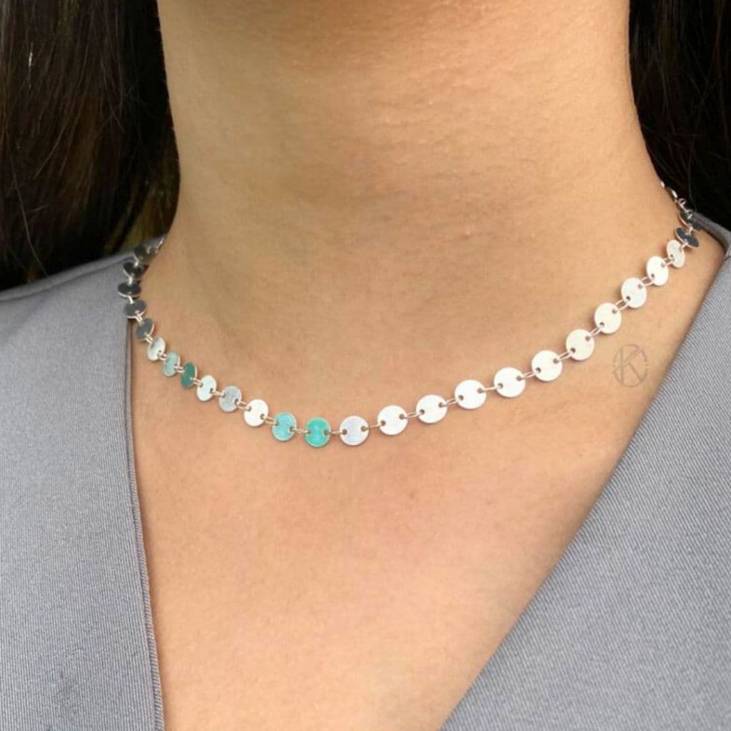Colar Choker de Medalhinhas – Semijoia Feminina Banhada a Prata 925 | Delicada, Minimalista