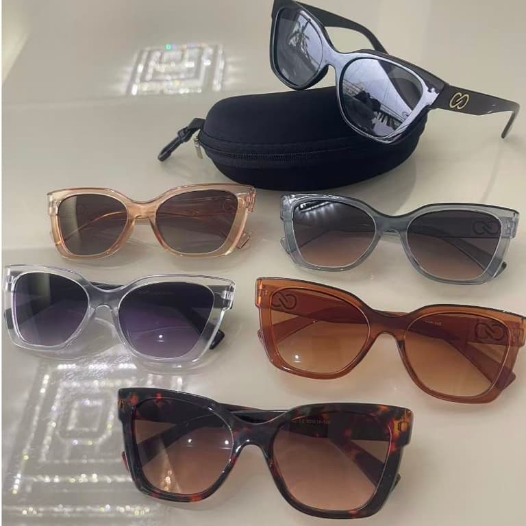 Óculos de Sol Feminino Quadrado com Proteção UV400 e Estojo
