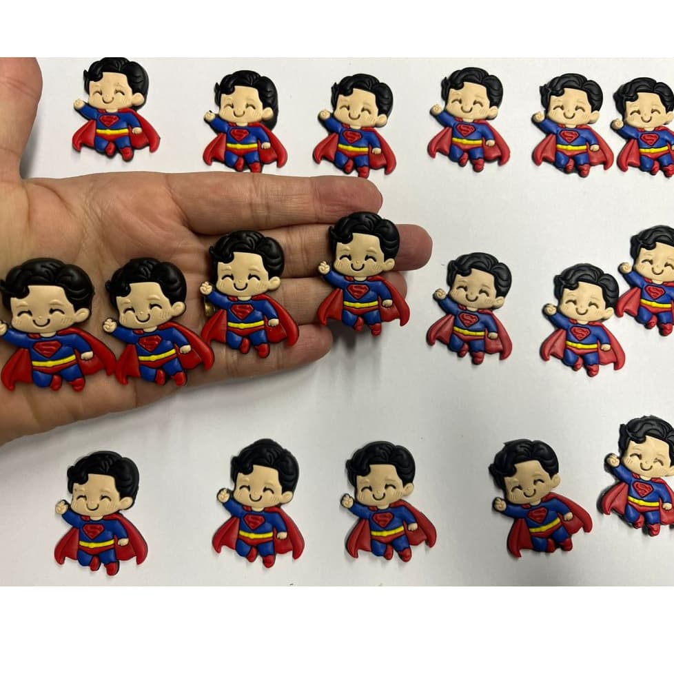 KIT APLIQUE EMBORRACHADO SUPER MAN OU FLASH PACTE COM 20 PEÇAS