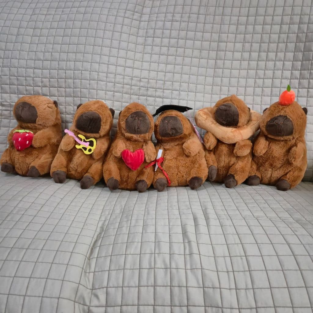 Brinquedo Capivara de Pelúcia Fofa Infantil Vários Tipos