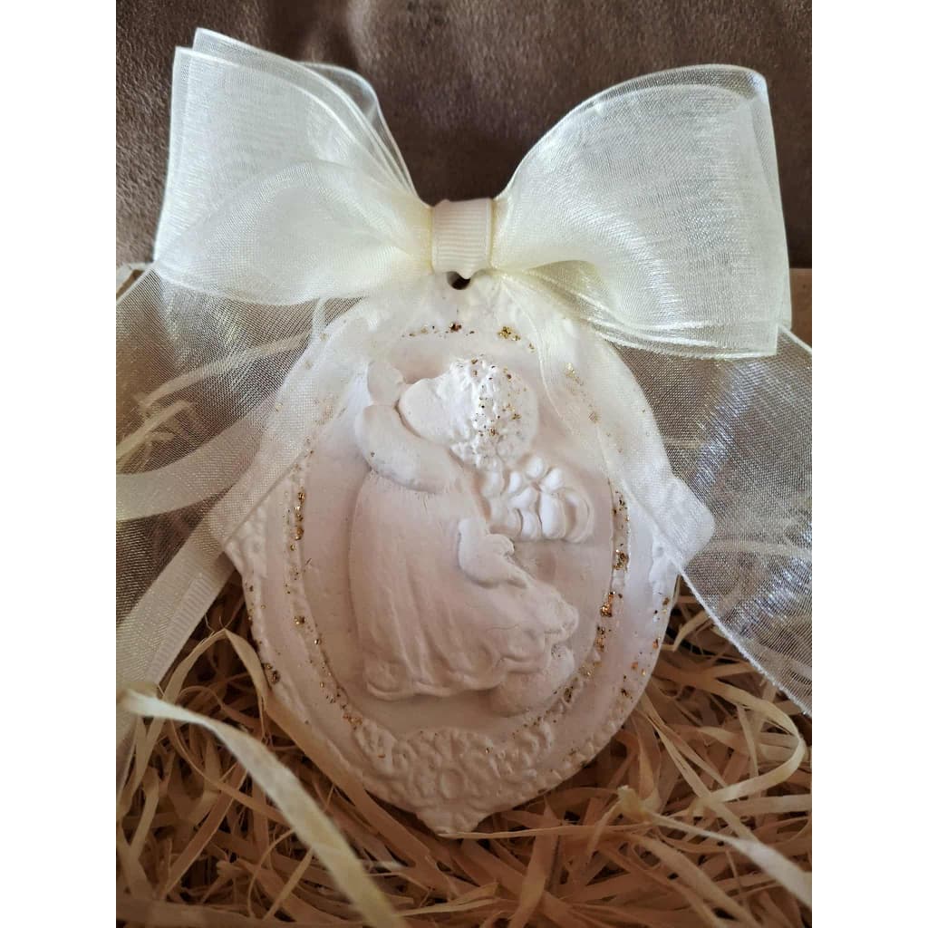 Anjo pêndulo gesso decorado fita organza