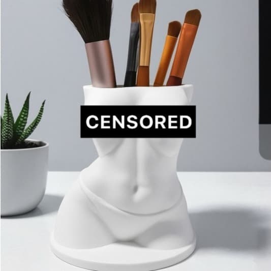 Porta Canetas Decorativo Corpo Feminino em Resina e PLA 10x8cm – Organizador de Mesa Criativo e Moderno