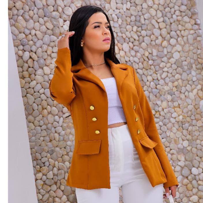 Blazer Feminino De Alfaiataria Com Botão Dourado E Bolso Fake – Elegância E Sofisticação