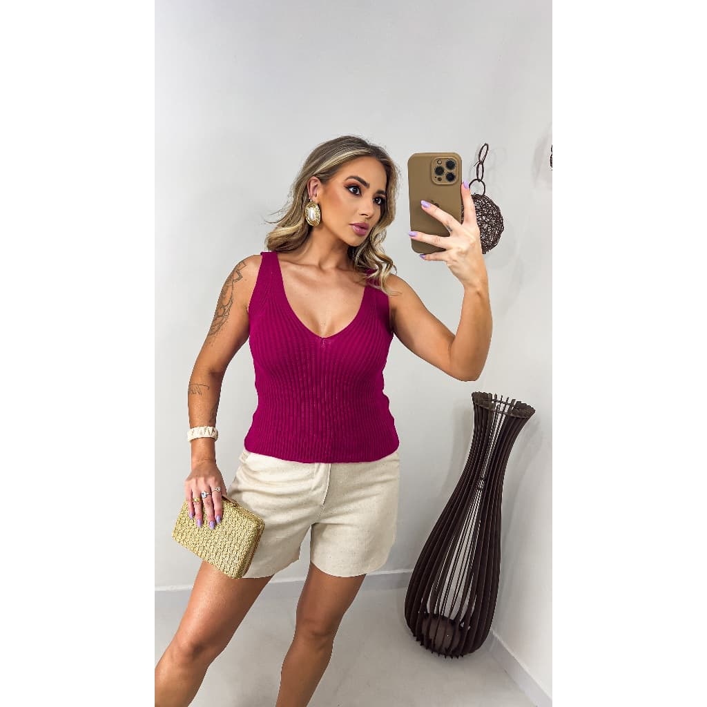 Regata Feminina Canelada Tricot Decote V Básica Blusinha Elegante Moda Tendência Blogueira Regatinha