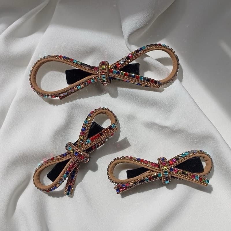 Bico De Pato Laço Moda Brilhante - Presilha Com Strass
