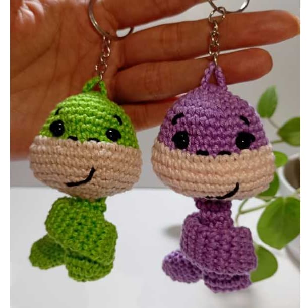 Chaveiro Amigurumi Cobrinha | Feito à Mão em Crochê | Lembrancinha Criativa e Presente Artesanal
