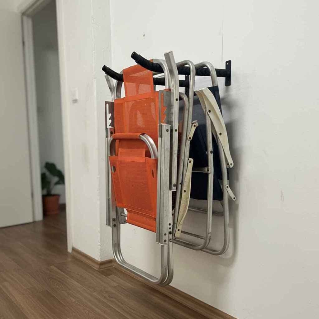 Suporte universal de parede para Cadeira de Praia+buchas e parafusos - O PAR
