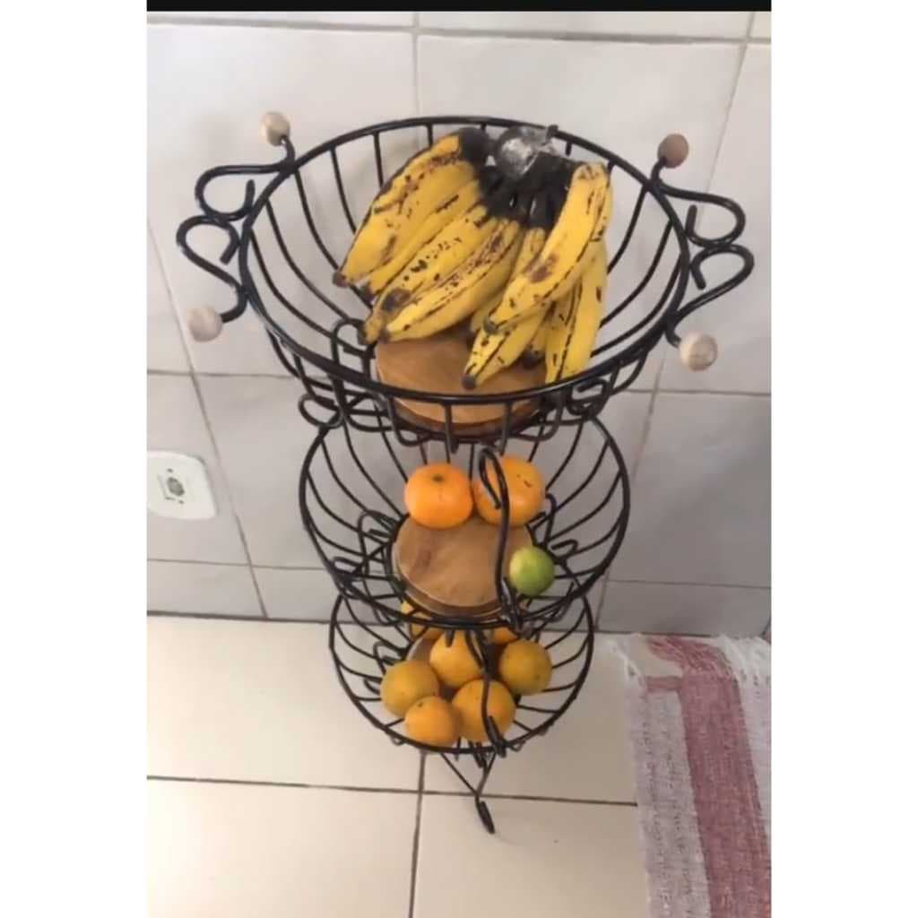 fruteira redonda de chão de tres andares ferro e madeira