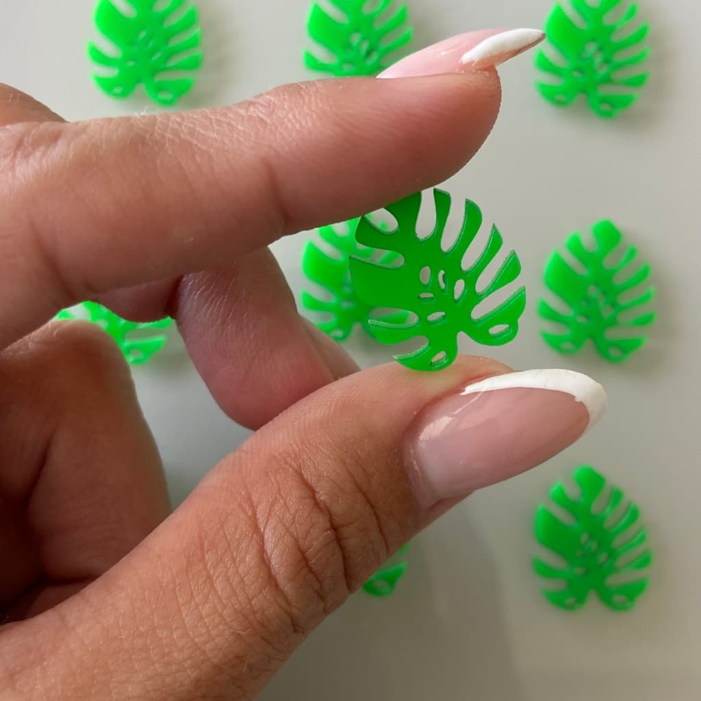 Aplique Acrílico Folha Verde 2 cm  Tema Safari, Floresta e Fazendinha  Personalizados de Luxo
