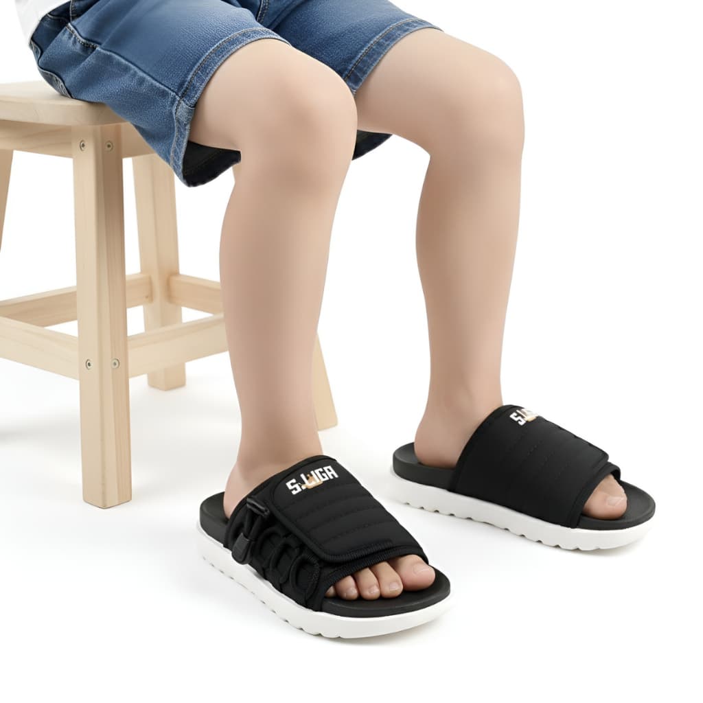 Chinelo Slide Infantil Asuna 2.0 Antiderrapante Nuvem Preto e Branco – Conforto e Estilo