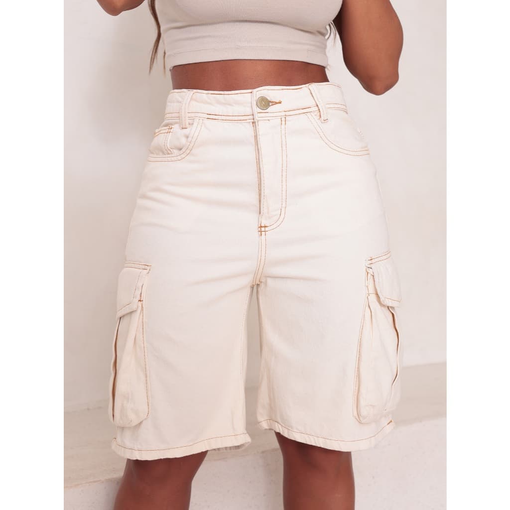 Bermuda Cargo Jeans Bolsos Fole Feminina Estilo Moderno Versátil e Confortável