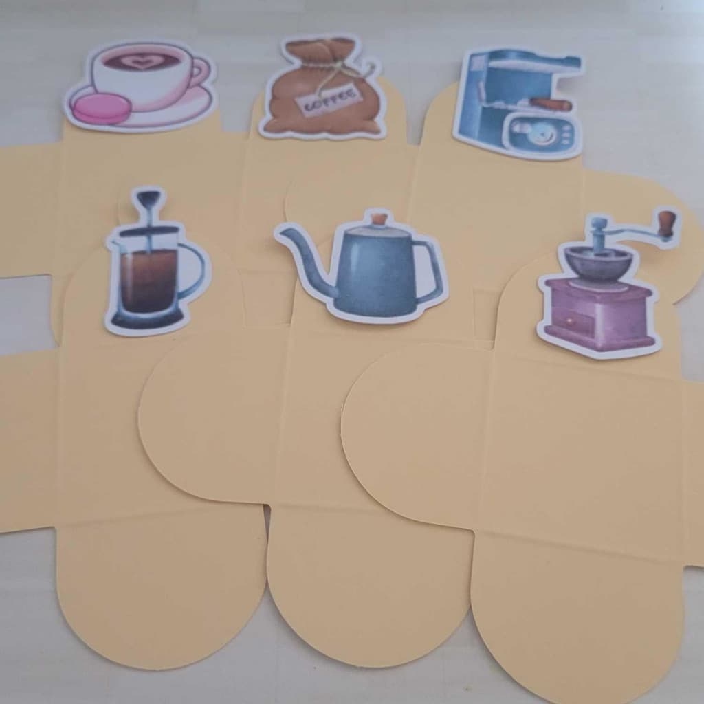 Forminhas personalizada para doces - Tema Cefé - xicará,bule,torrador de caé, moedor de café,saco de café, cafeteira.