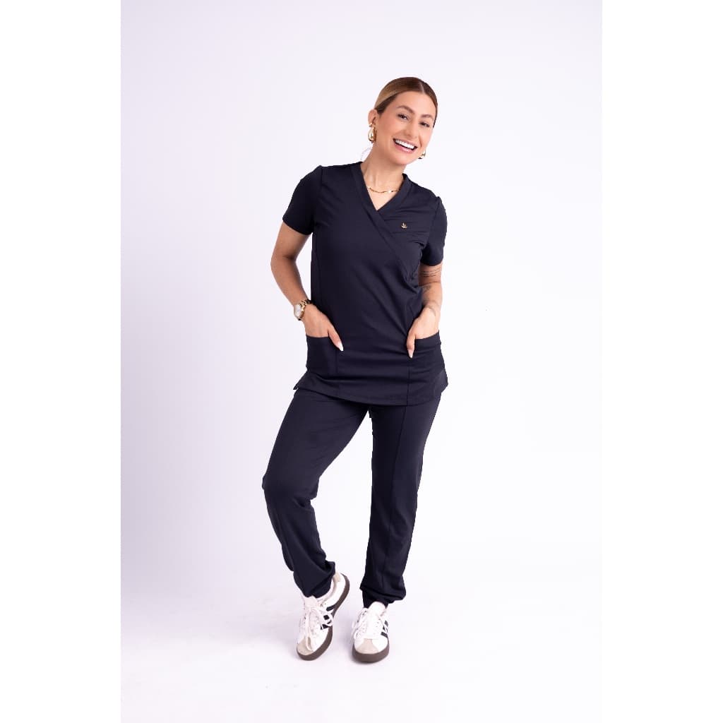 Scrub Flow Feminino Pijama Cirúrgico Profissional em Tecido Tecnológico de Poliamida com Elastano Abençoada
