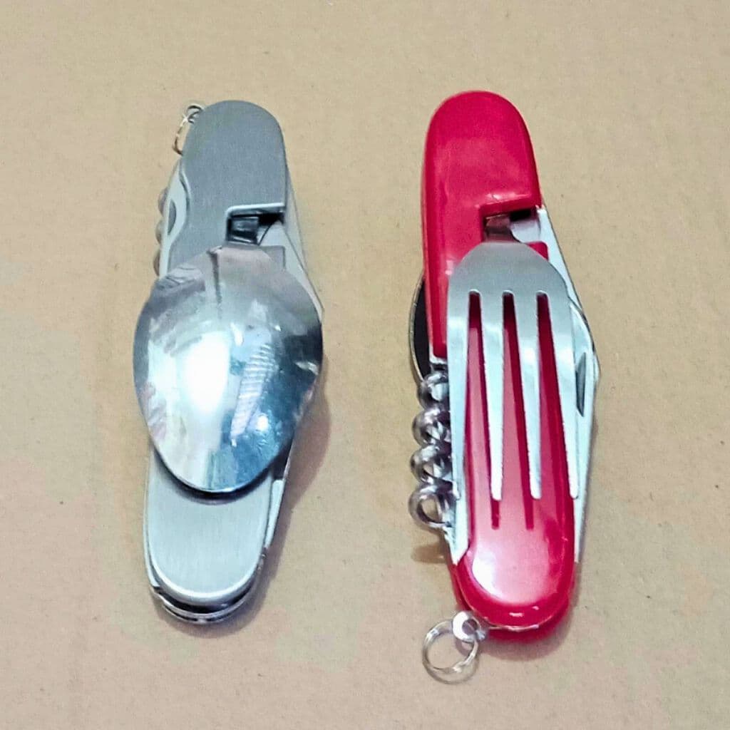 Talher para Acampamento, Trilha, Pesca, com Garfo, Colher, Canivete, Saca-Rolha, Abridor de Lata. Em Aço Inoxidável