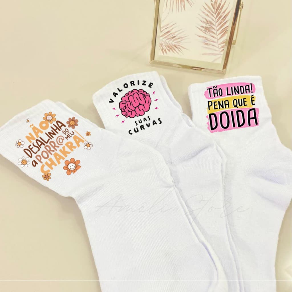 Kit Meia Personalizada com Frase | Presente Criativo | Estilo e Conforto | Meia Cano Alto Branca com 03 pares