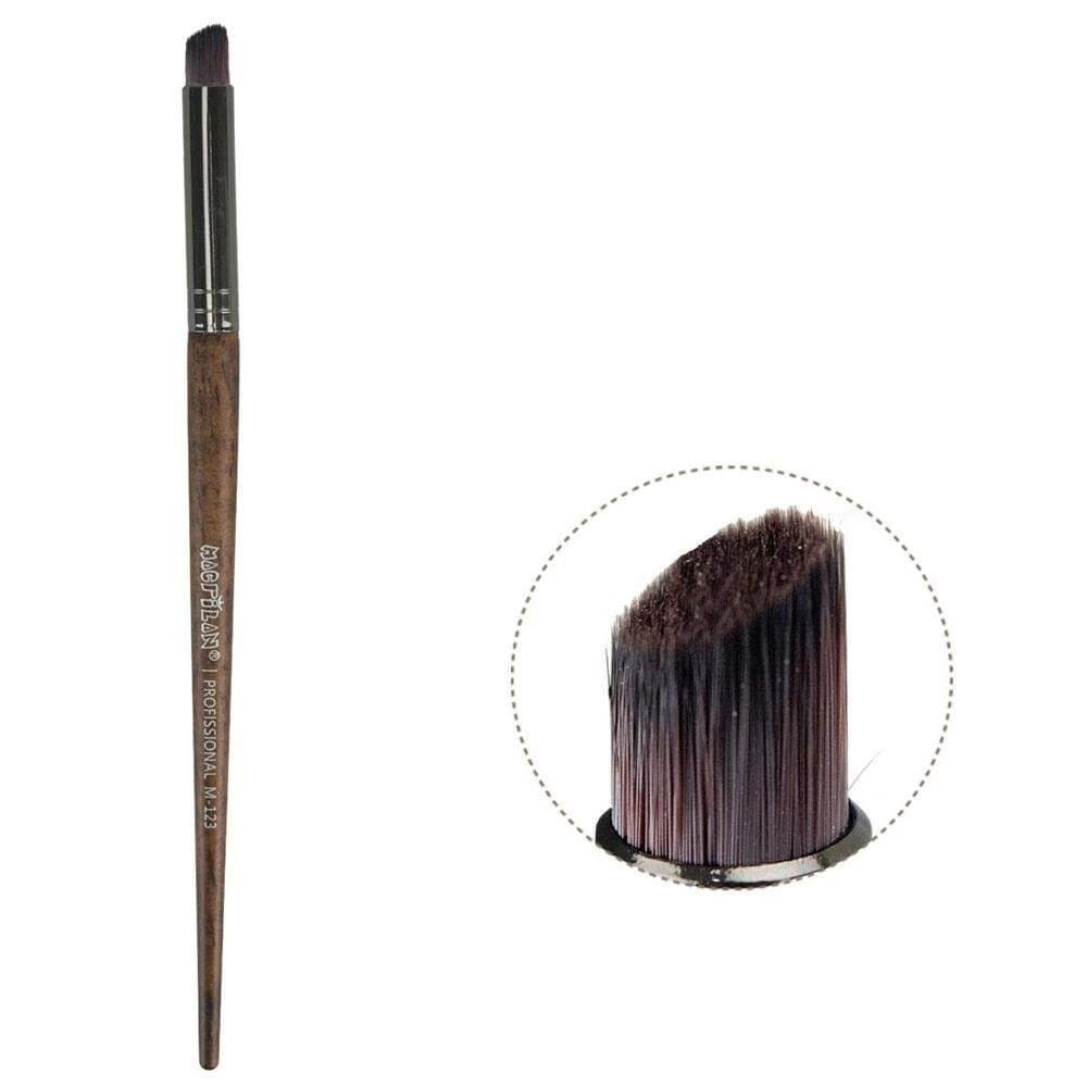 Pincel M123 profissional chanfrado para corretivo Macrilan – Linha Madeira