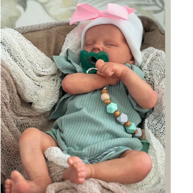 bebê Reborn  100% realista menbros silicone  ultra realista 45 cm menina